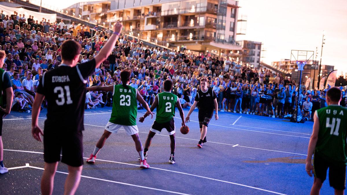 Basketball på forplassen